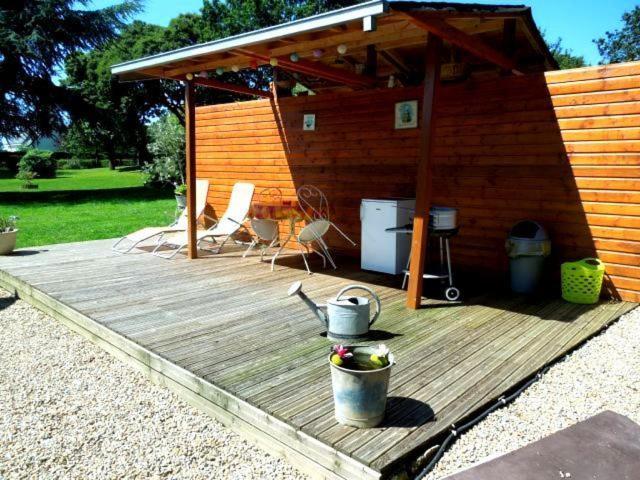 La Cle Des Roulottes Hotell Pluvigner Exteriör bild